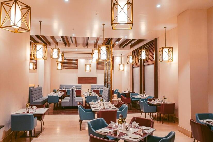 Hotel Avinash International Jagdalpur Bagian luar foto